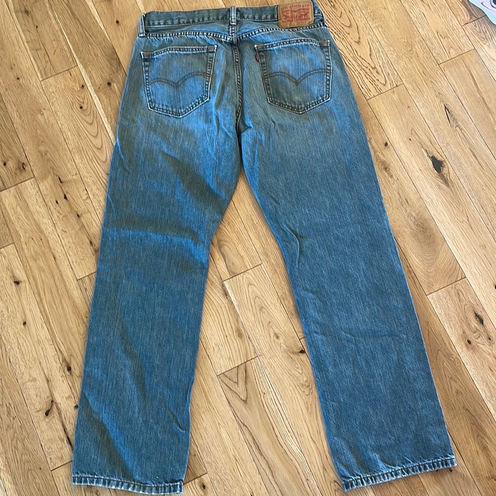 Mens Levi’s Jeans. 33x32. Good condition.
